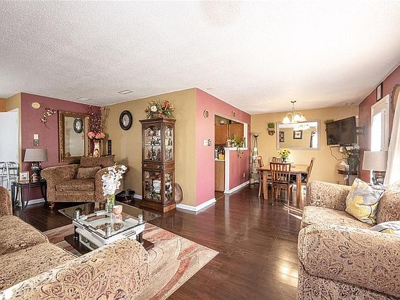 5th image of 4443 Courtfield Dr