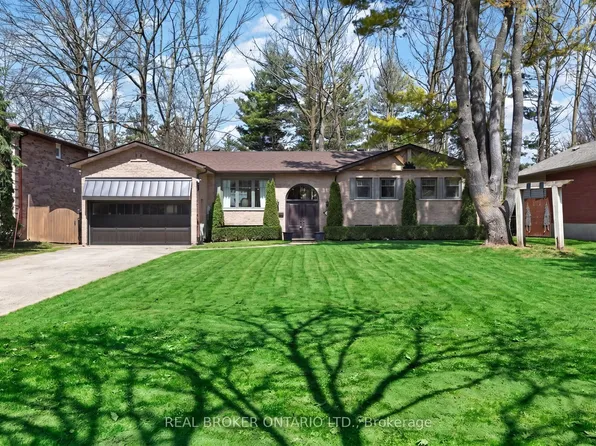 14 Tall Pines Trl, East Gwillimbury, ON L9N 1J5