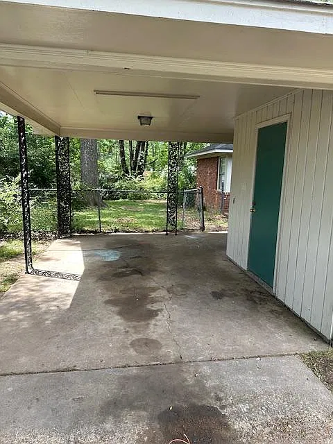 3 bed, 1396 sqft, $1,350 — Photo 2