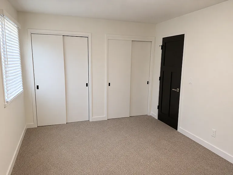 Master bedroom - 2 closets