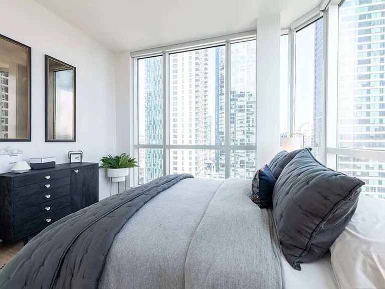 Penthouse homes offer sweeping city views