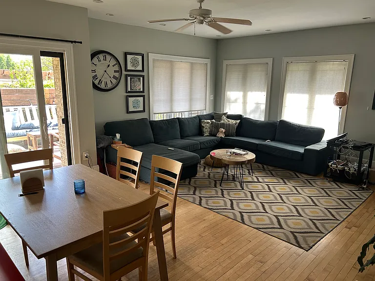 4259 N Larkin St — Photo 3