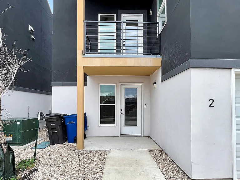 100 Lewis St — Photo 3