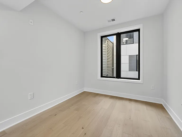 2440 Ontario Rd NW #7 — Photo 9