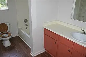 3 bed, 1.0 bath, 1064 sqft, $1,495 — Photo 3