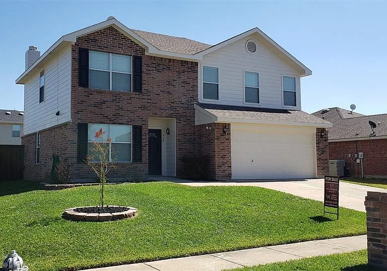 324 Chisholm Trl — Photo 1