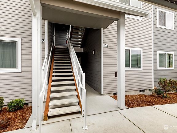 2nd image of 1621 SW Mulberry Place #D203