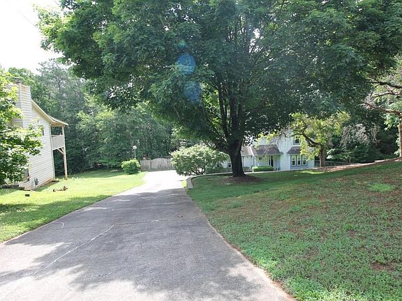 2nd image of 3274 Pilgrims Ct