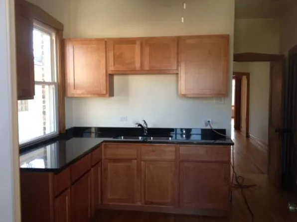 5040 W George St #1, Chicago, IL 60641