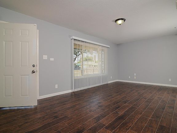 3rd image of 645 Belasco Ave