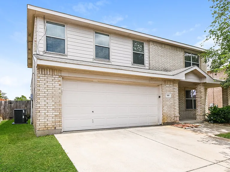 949 Canary Dr — Photo 2