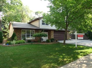 745 Plentywood Ln, Bensenville, IL