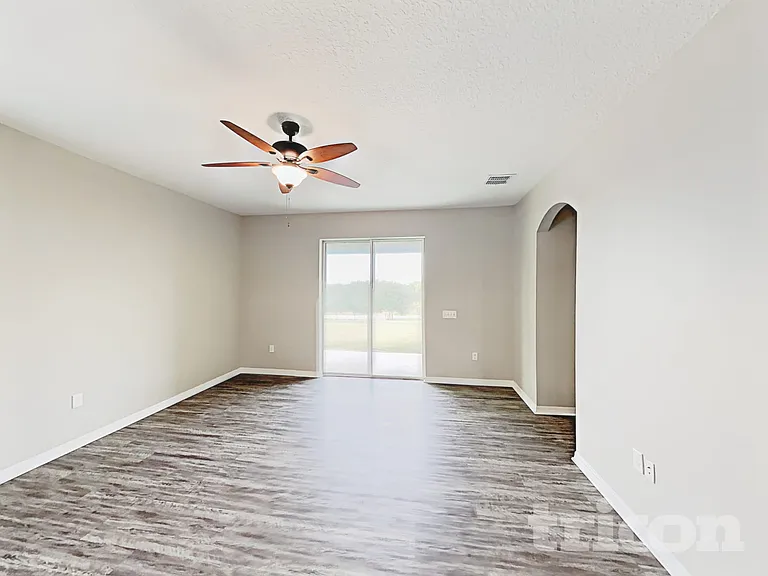 226 Blackstone Creek Rd — Photo 3