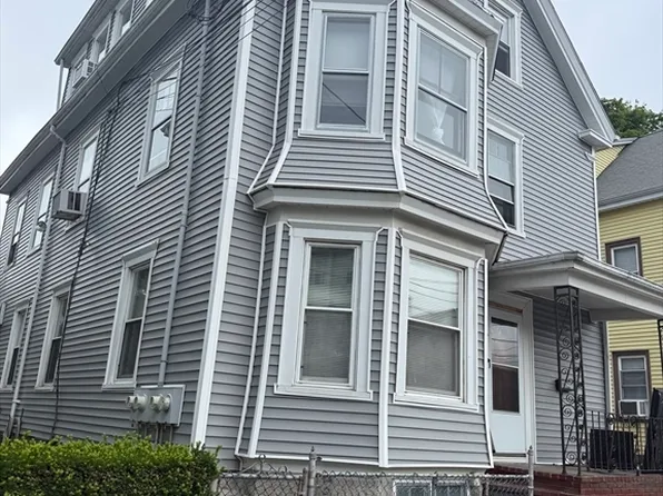 503 Bolton St, New Bedford, MA 02740