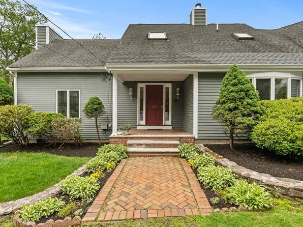 26 Emery Ct, Stoneham, MA 02180