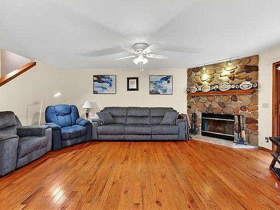 5th image of N34W23849 Grace AVENUE #C