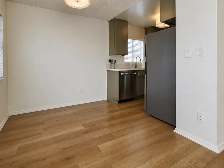 3750 Kelton Ave #101 — Photo 7