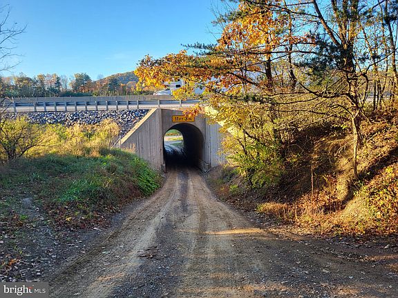 3rd image of 1657 Ninemile Run Ln