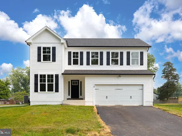 14 Carol St, Fredericksburg, VA 22405