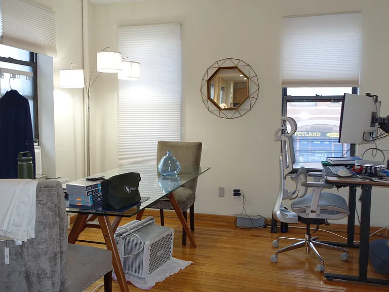 400 W 50th St #2 — Photo 7