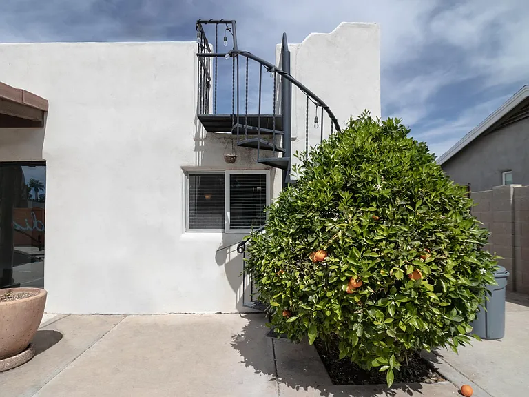 4633 E Devonshire Ave — Photo 24
