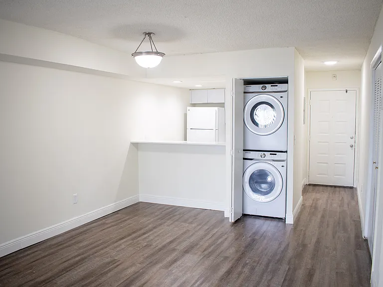 In-Unit Washer/ Dryer