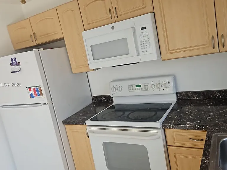 5300 NW 18th Ct #4I — Photo 6