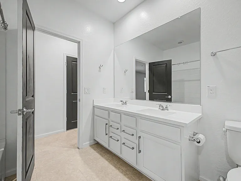 12431 W State Ave — Photo 7