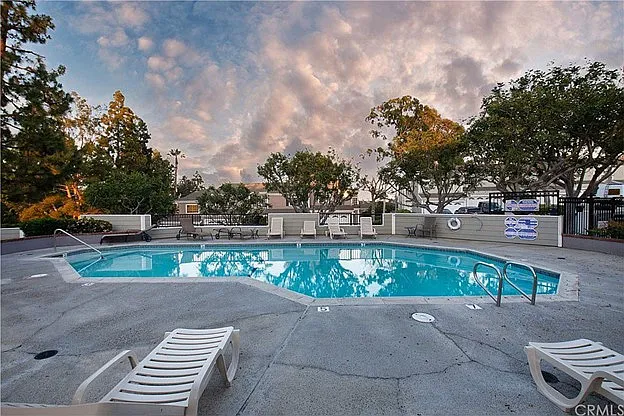 2 bed, 2.5 bath, 1400 sqft, $1,490 — Photo 3