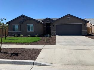 2065 W Vineyard Ct, Hanford, CA 93230