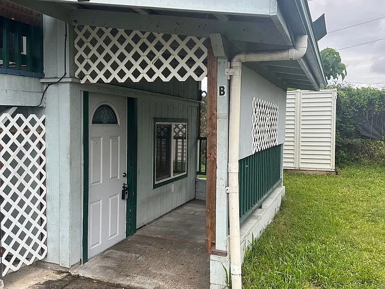 1521B Kinoole St — Photo 2
