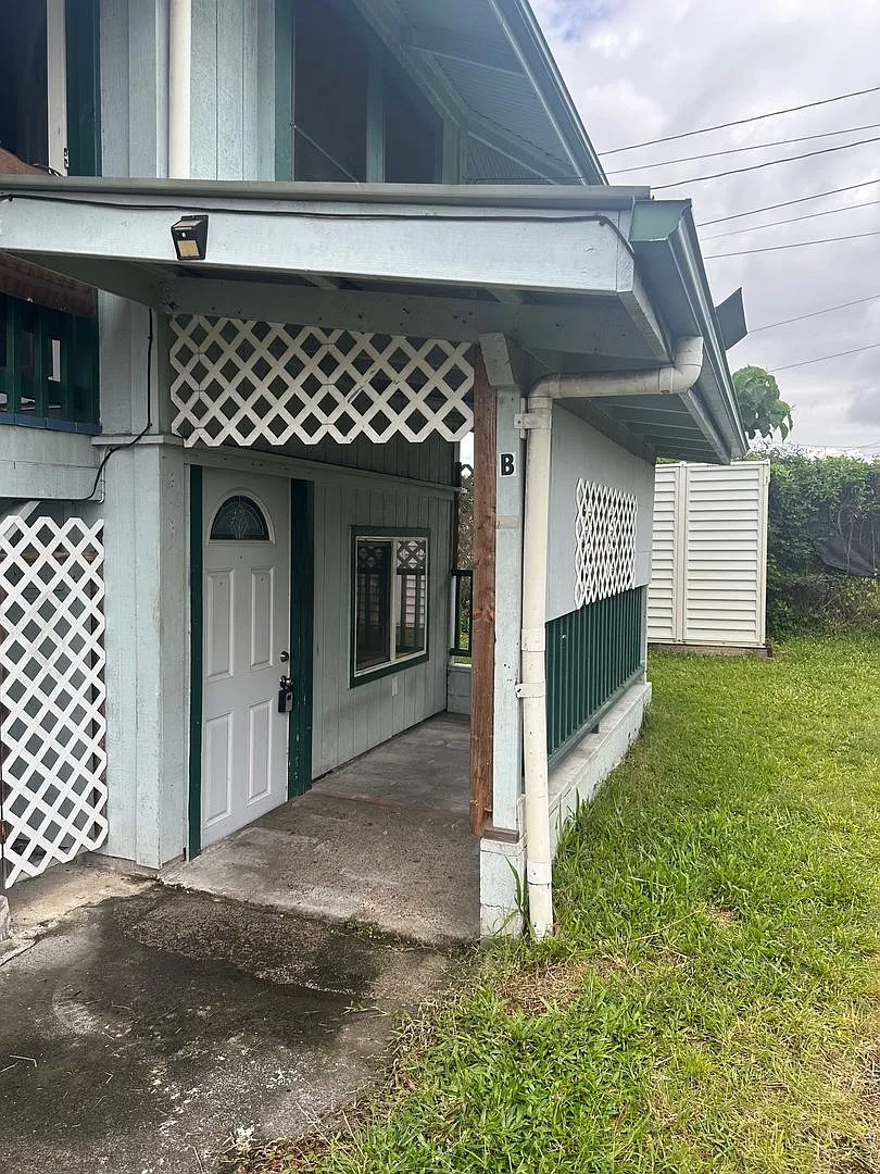 Building Photo - 1521B Kinoole St