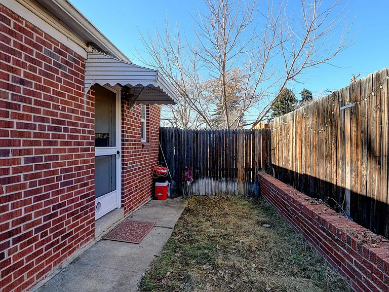 1427 N Jasmine St — Photo 19