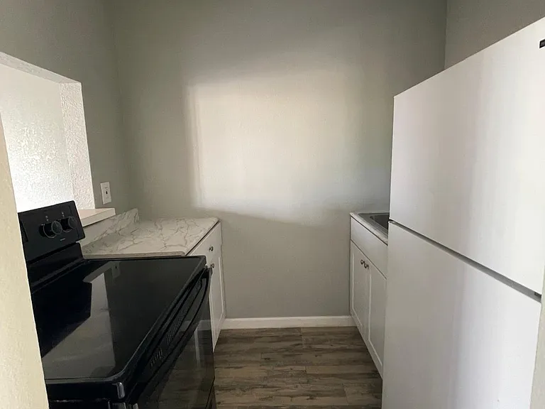 306 W Saint Francis St #5 — Photo 3