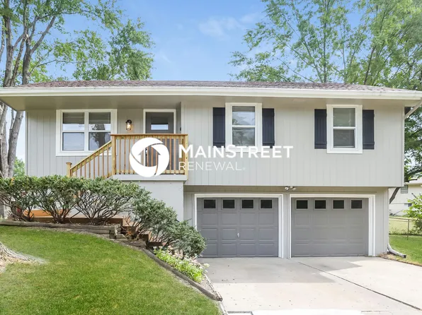 1435 Park Cir, Liberty, MO 64068