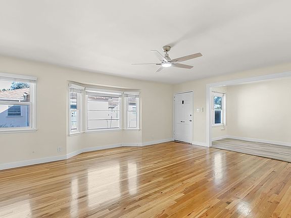 4th image of 2401 20th St APT B