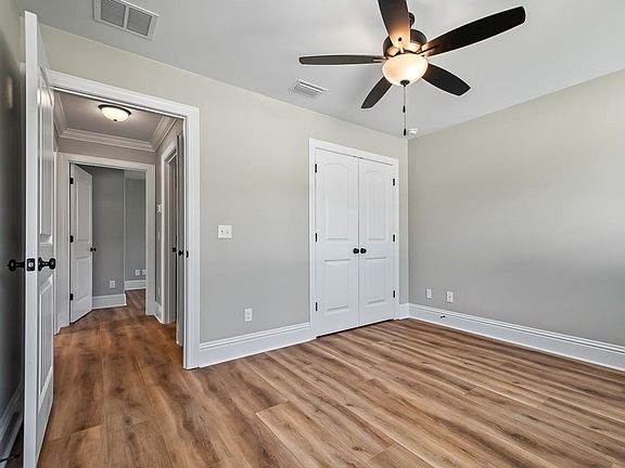 4th image of 84 Merwyn Dr
