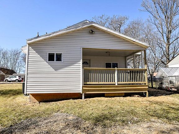 3rd image of 5592 Bellview Dr