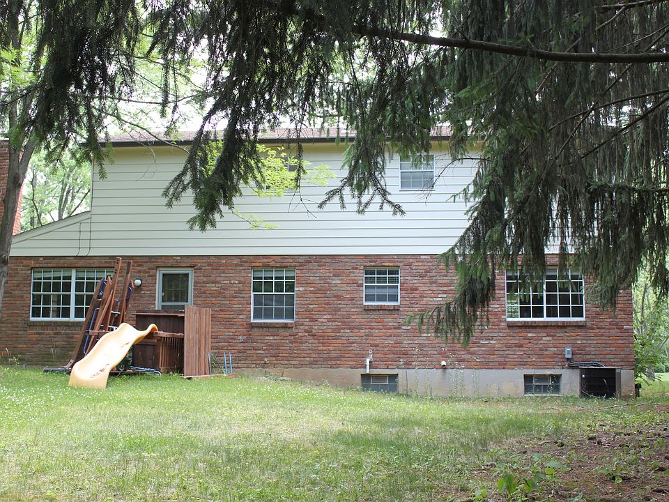 2nd image of 10637 Merrick Ln