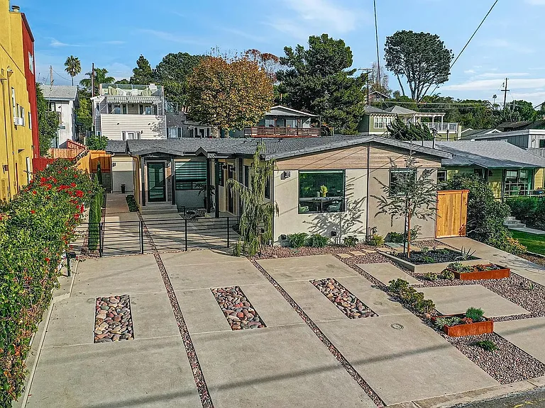 262 Barbara Ave — Photo 12