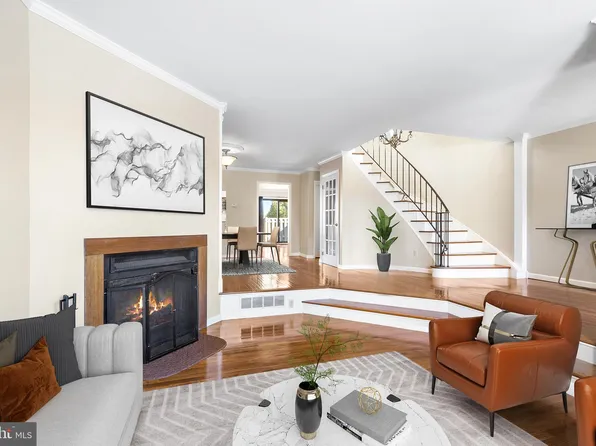 32 Parchment Dr, New Hope, PA 18938