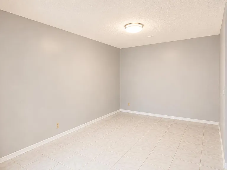 1995 SW Silver Pine Way #119-D1 — Photo 4