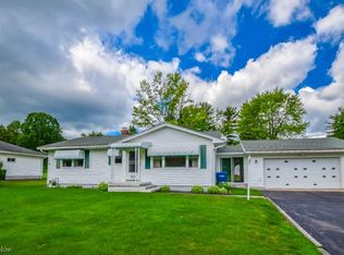 1836 Far View Rd, Akron, OH 44312