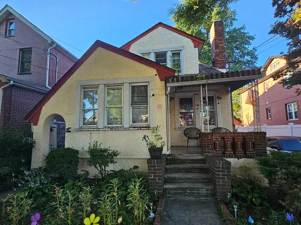 16016 78th Ave, Flushing, NY 11366