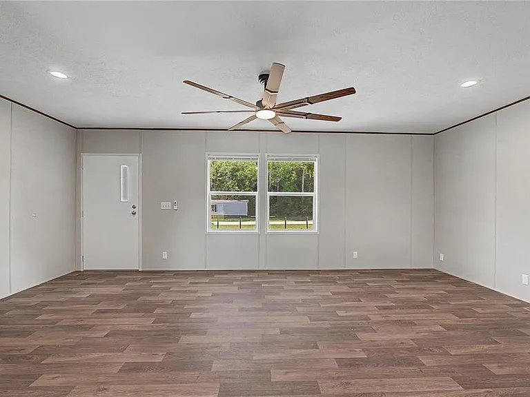 7250 SW 10th St — Photo 5