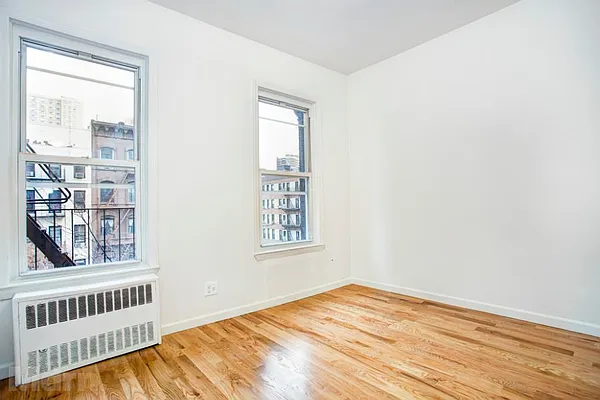 Rented by Mdrn Residential | media 36