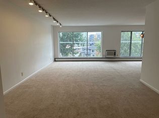 275 Hoym St APT 5E, Fort Lee, NJ 07024