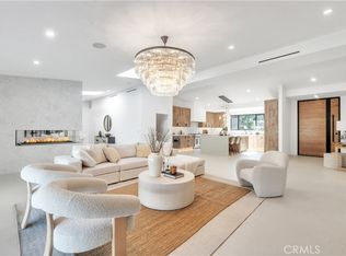 18829 Paseo Nuevo Dr, Tarzana, CA 91356