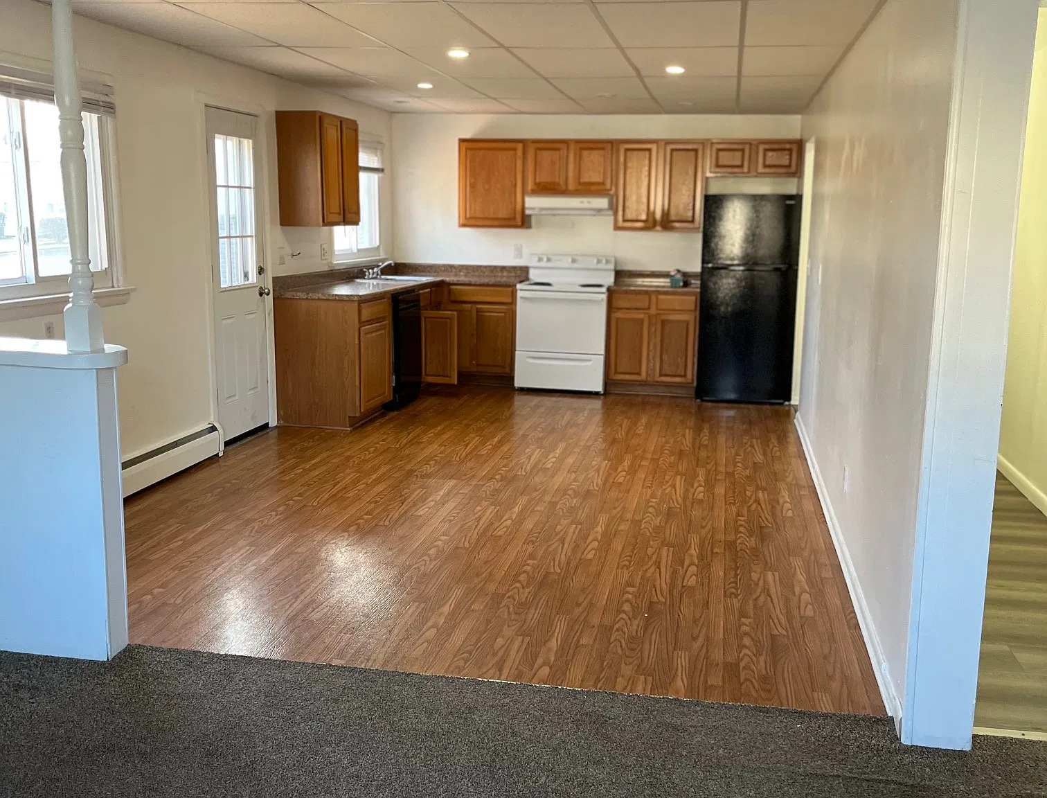 3 bed, 900 sqft, $2,500 — Photo 3