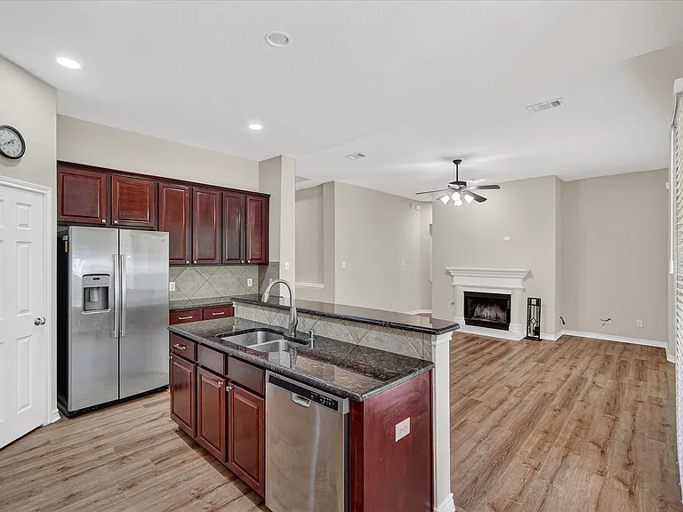 11823 Eden Ln — Photo 9